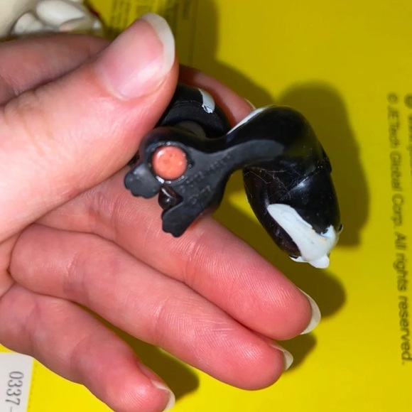 littlest pet shop skunk #85 - Picture 4 of 5